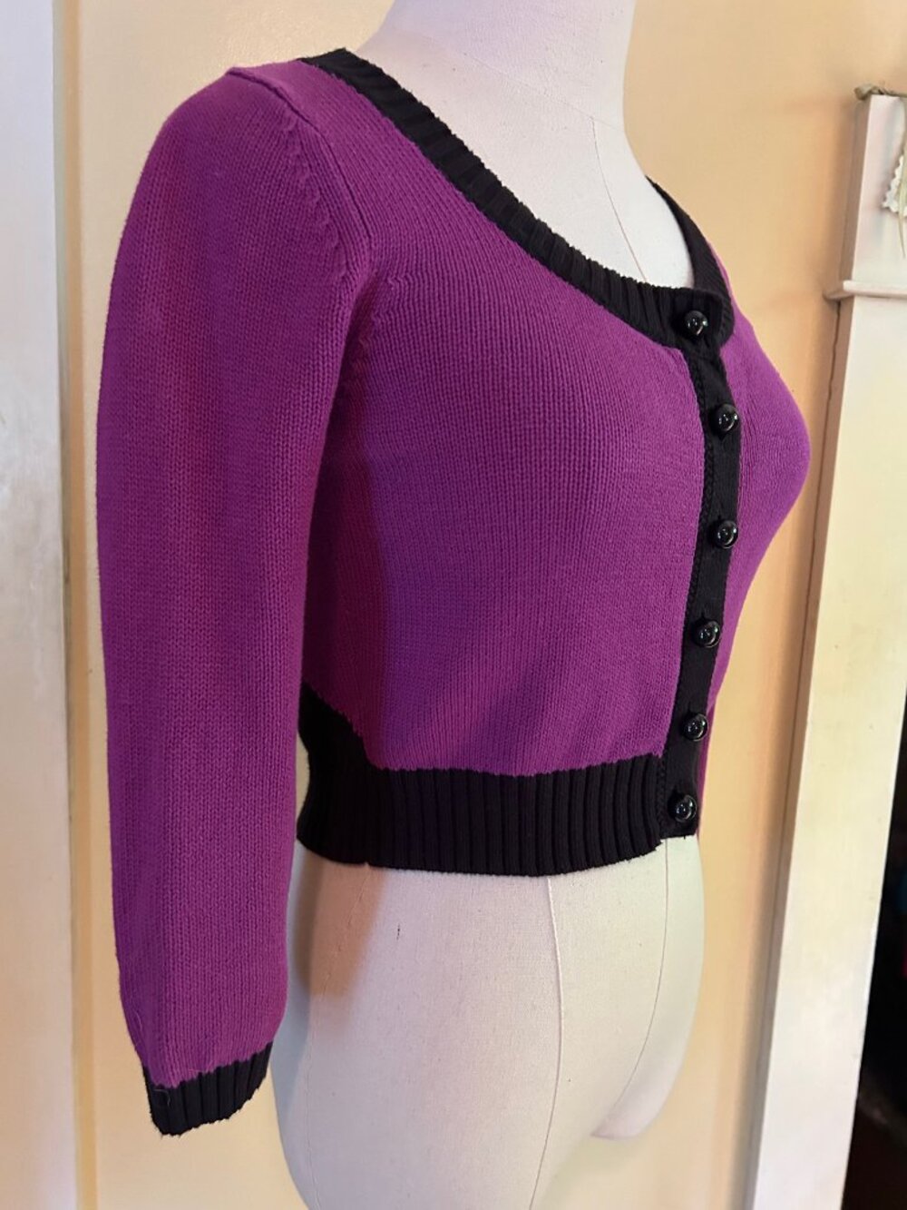 Betsey Johnson Marilyn Monroe Purple & Black Cropped Cardigan - Picture 5 of 11